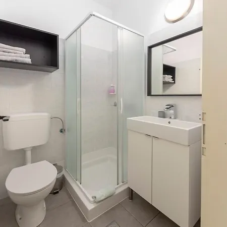 Restaurant Bric بيت ضيافة 3*