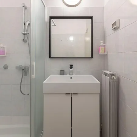 Restaurant Bric بيت ضيافة 3*