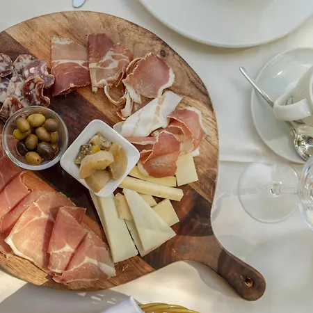 Restaurant Bric بيت ضيافة