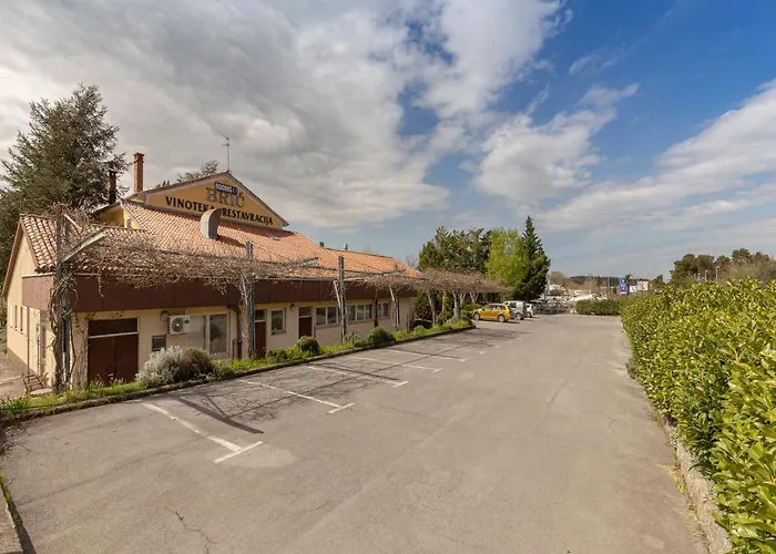 Restaurant Bric 3* Dekani